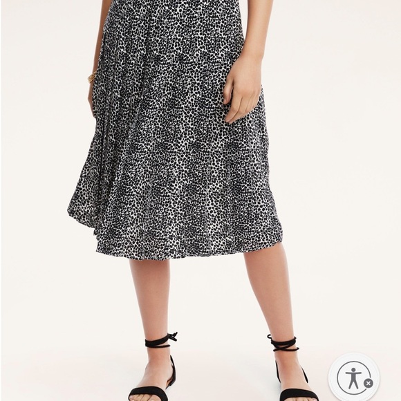 Brooks Brothers - Crepe Pleated Neutral Spotted Print Midi Skirt - Picture 3 of 9